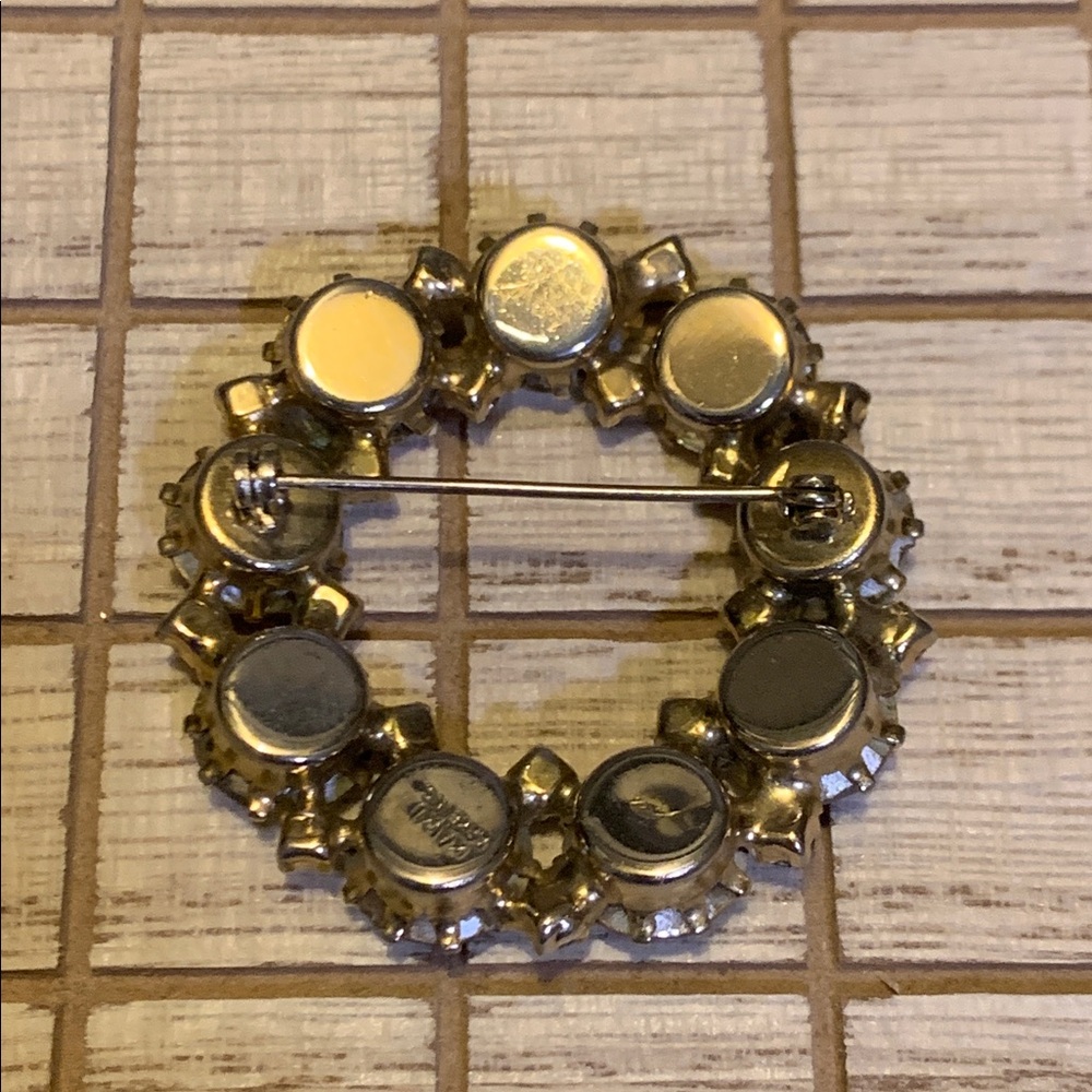 Karu Arke Brooch - Picture 3 of 5